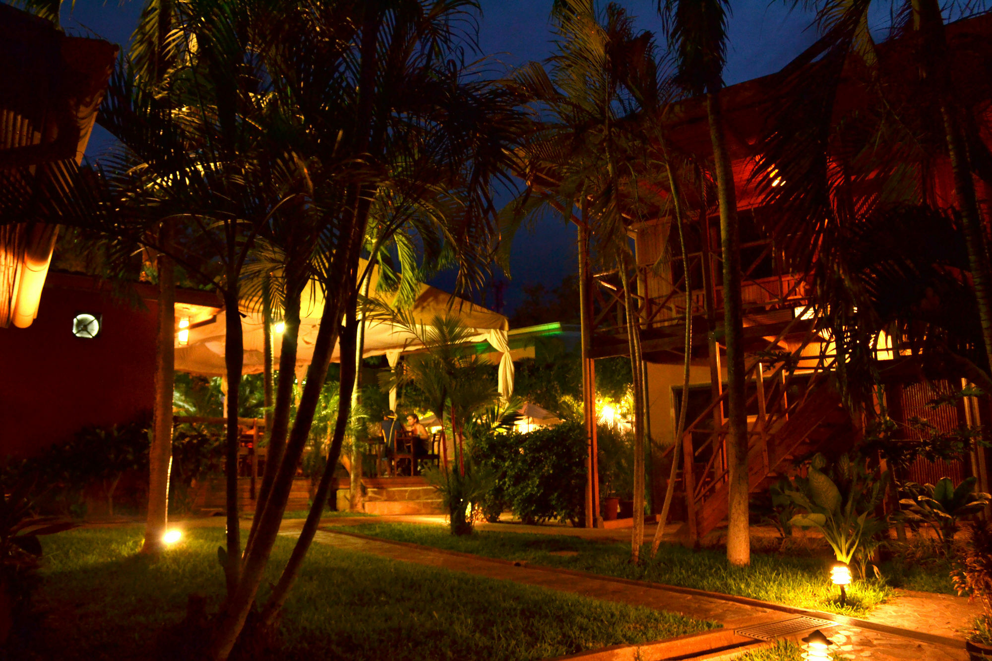 Hotel Arco Iris Tamarindo Exterior photo